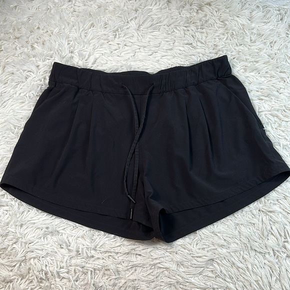 Lululemon Stroll at Sundown Short 3" Black - Picture 1 of 8